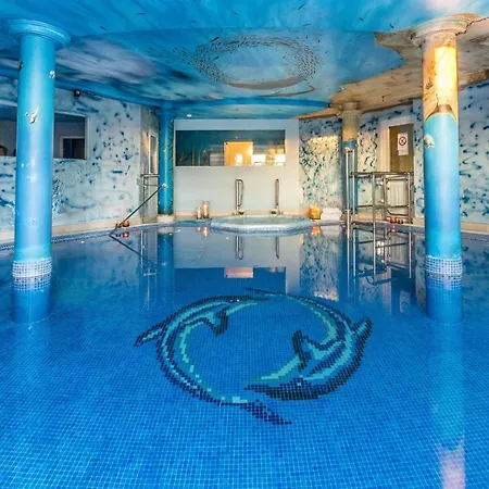 Daire With 8 Bedrooms In Benahavis, With Private Pool, Enclosed Garden And Wi... *