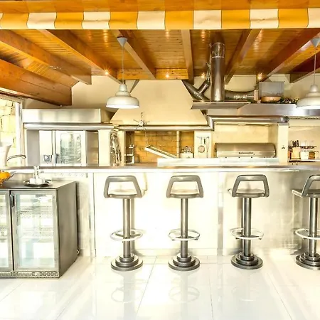 With 8 Bedrooms In Benahavis, With Private Pool, Enclosed Garden And Wi... Estepona